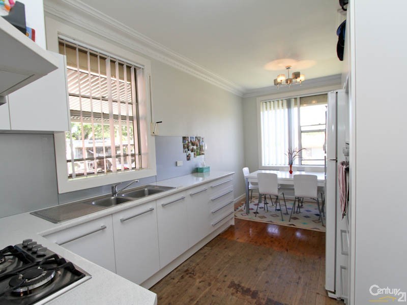 15 Tallawalla Road, Valentine NSW 2280