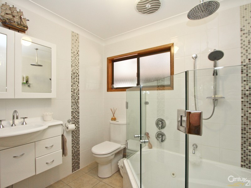 11 Moola Avenue, Valentine NSW 2280