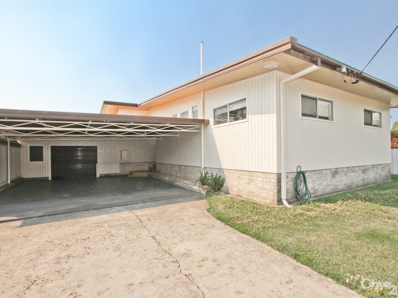 21 Valentine Crescent, Valentine NSW 2280