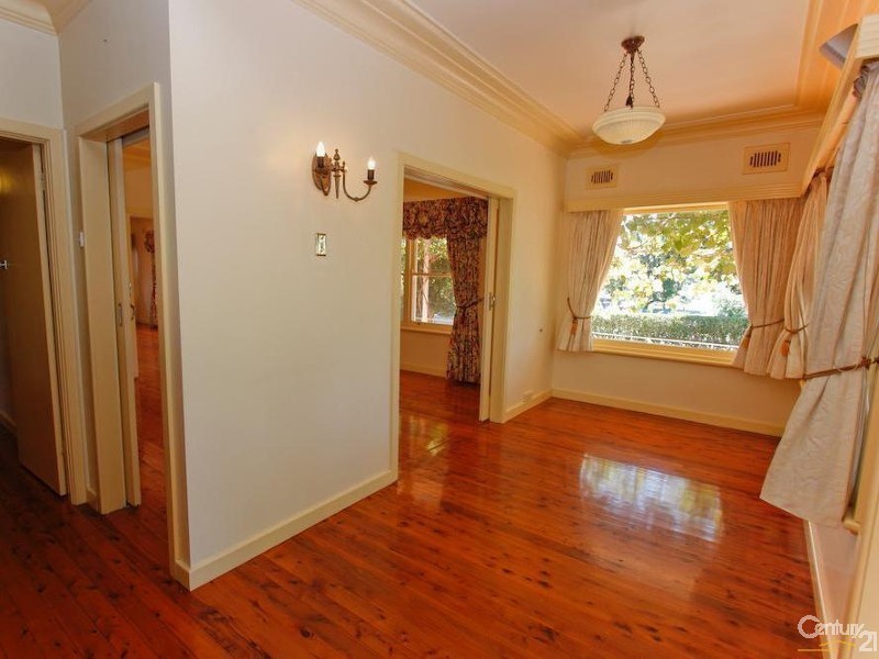 37 Croft Road, Eleebana NSW 2282