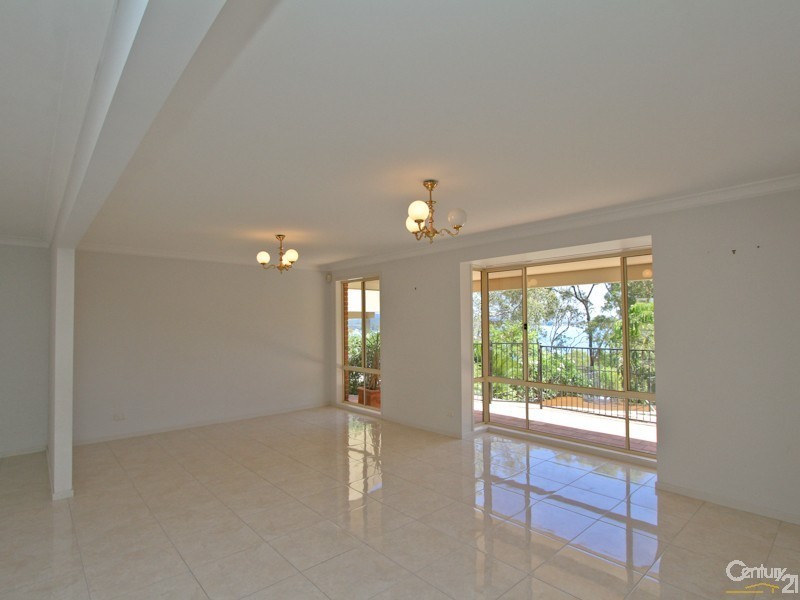 5 Pannamena Crescent, Eleebana NSW 2282