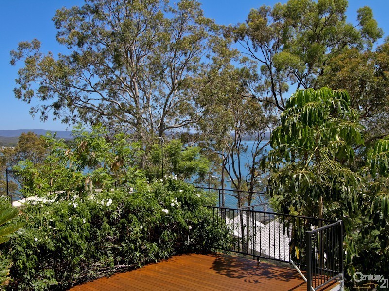 5 Pannamena Crescent, Eleebana NSW 2282