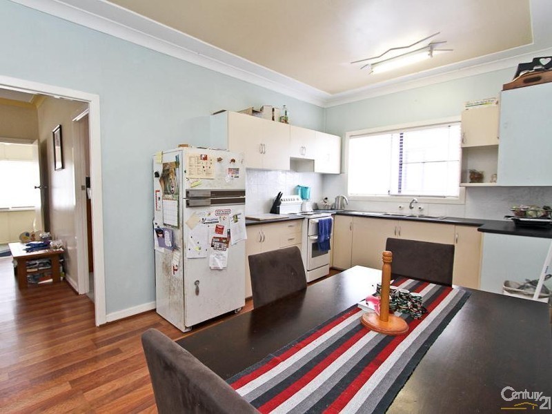 73 Medcalf Street, Warners Bay NSW 2282