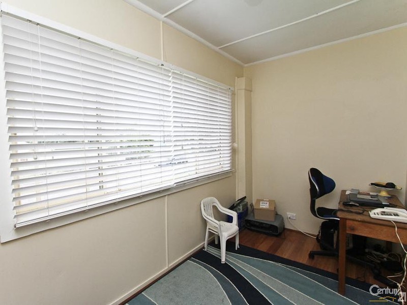 73 Medcalf Street, Warners Bay NSW 2282