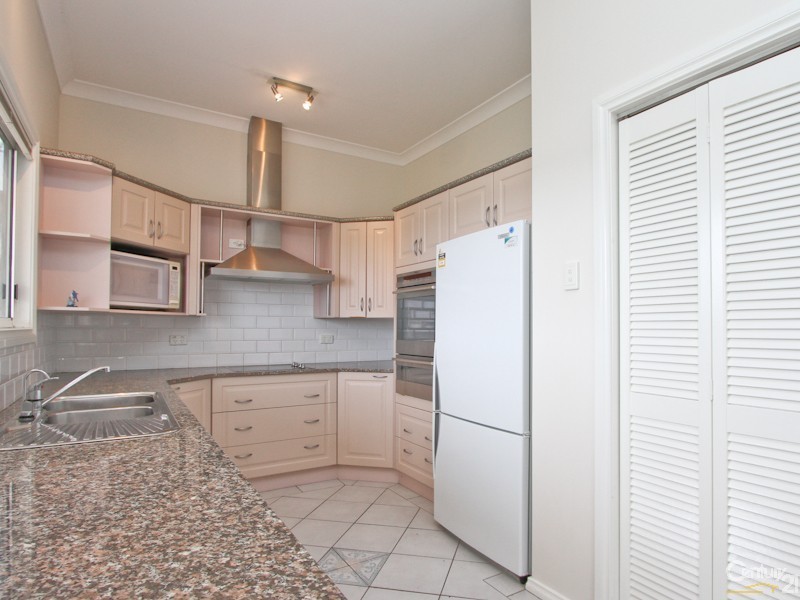 34 Edward Street, Fennell Bay NSW 2283