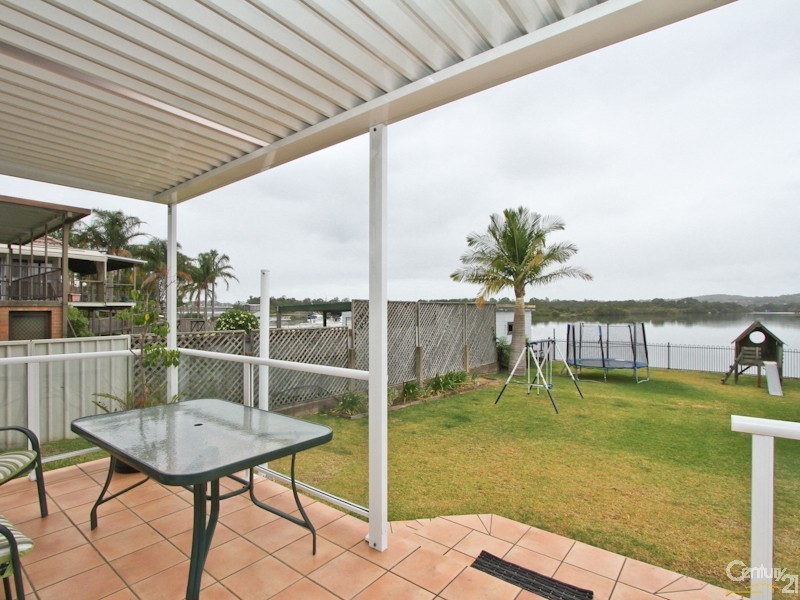34 Edward Street, Fennell Bay NSW 2283