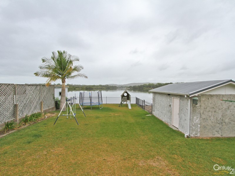 34 Edward Street, Fennell Bay NSW 2283