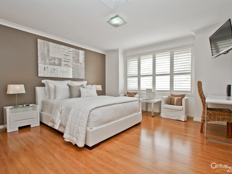 12 Boatmans Row, Eleebana NSW 2282