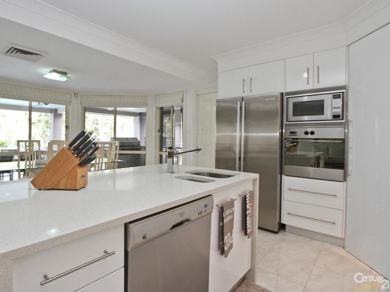 12 Boatmans Row, Eleebana NSW 2282