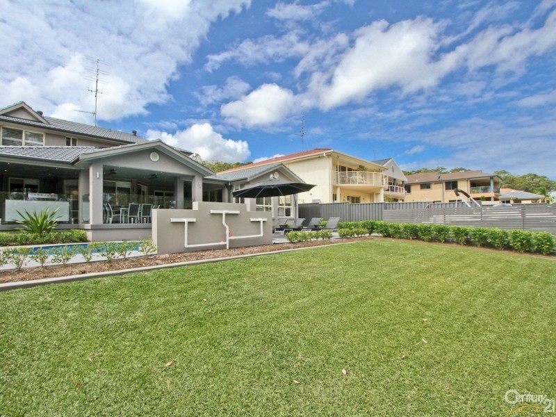 12 Boatmans Row, Eleebana NSW 2282