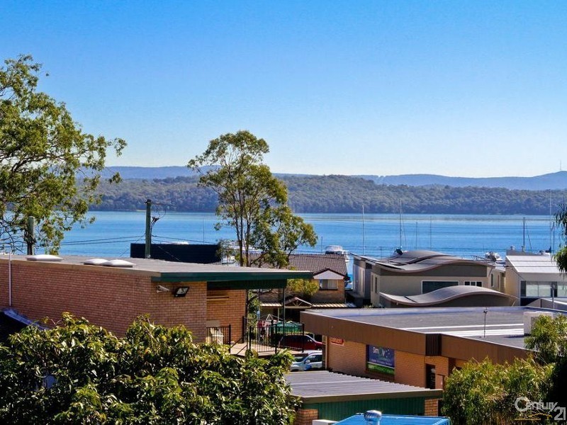 3/4 Berringar Road, Valentine NSW 2280