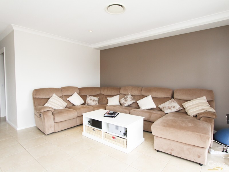 3/4 Berringar Road, Valentine NSW 2280