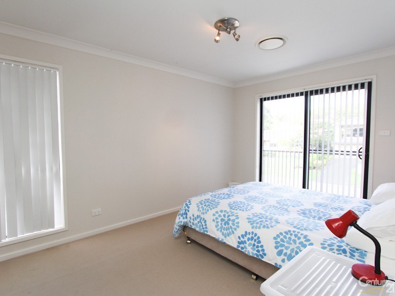 3/4 Berringar Road, Valentine NSW 2280