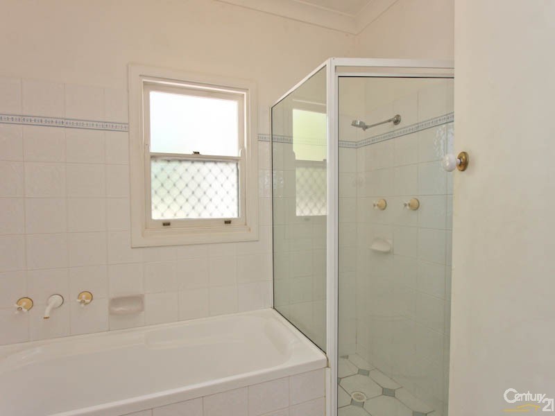 4 Albert Street, Tingira Heights NSW 2290