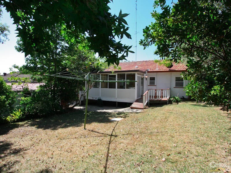 4 Albert Street, Tingira Heights NSW 2290
