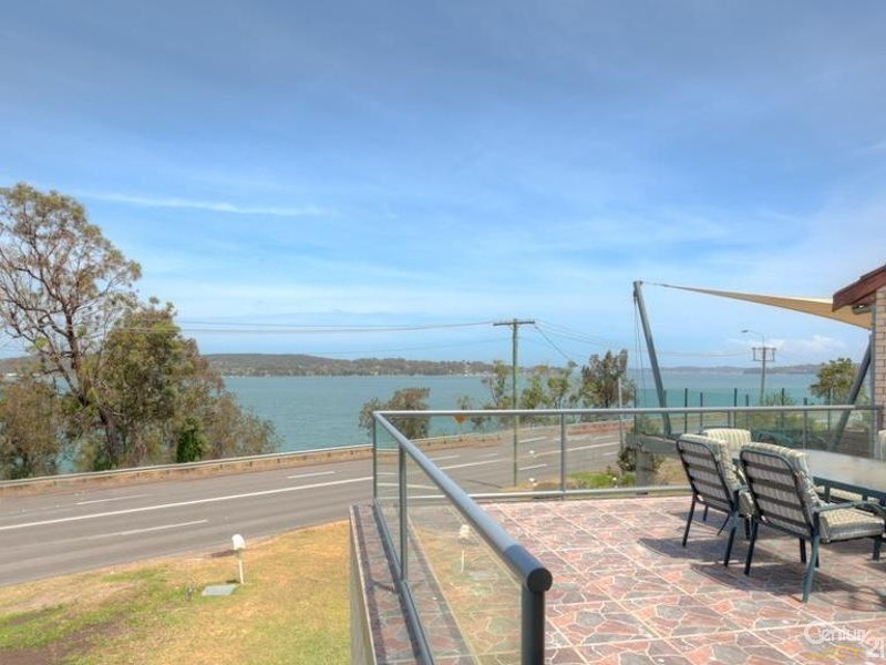 2/348 The Esplanade, Warners Bay NSW 2282