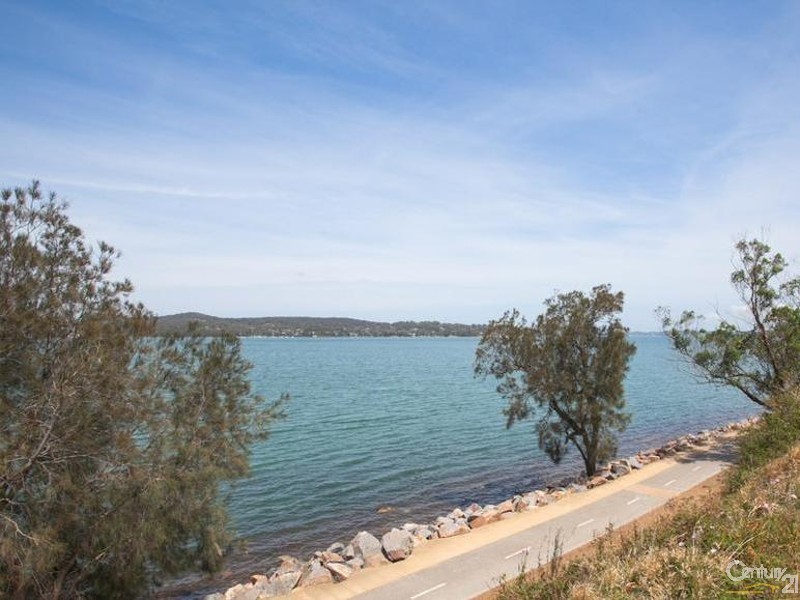 2/348 The Esplanade, Warners Bay NSW 2282