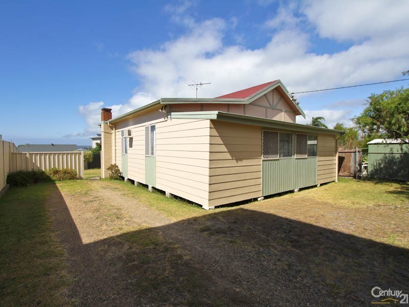 30 Crown Street, Belmont NSW 2280