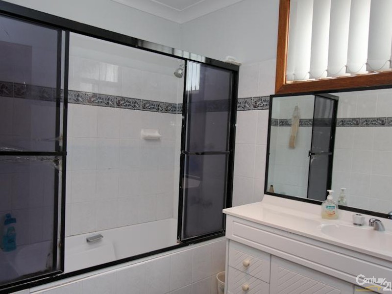 9 Albert Street, Tingira Heights NSW 2290