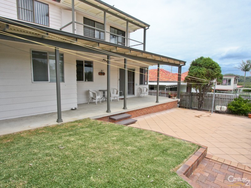 9 Albert Street, Tingira Heights NSW 2290