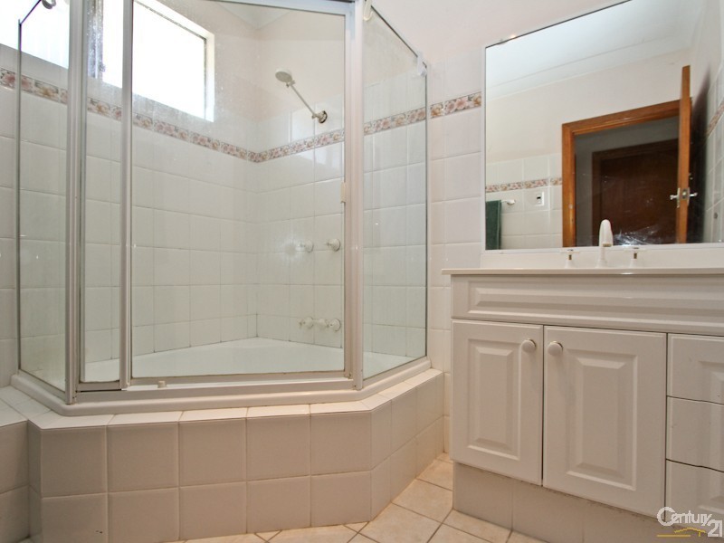 4 Delma Parade, Warners Bay NSW 2282