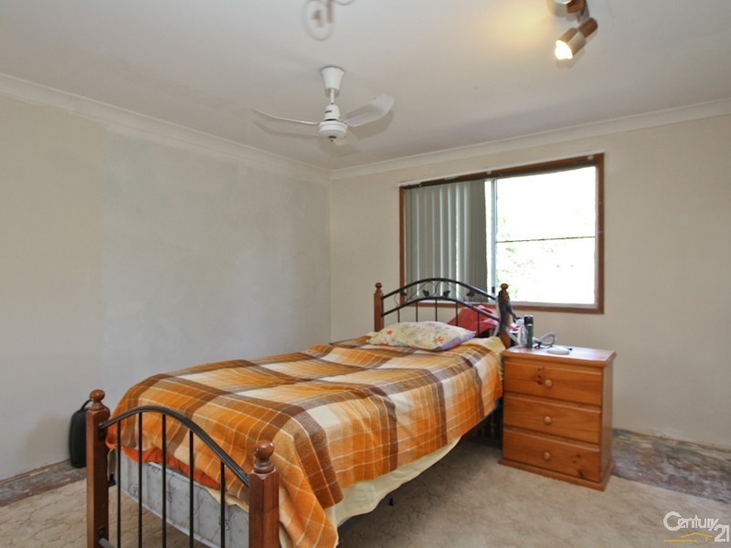 4 Delma Parade, Warners Bay NSW 2282