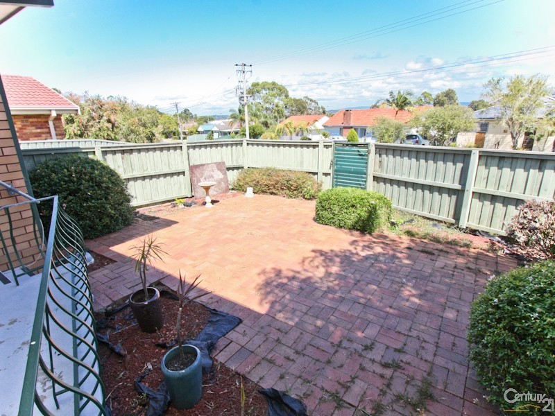 1/32 Yorston Street, Warners Bay NSW 2282