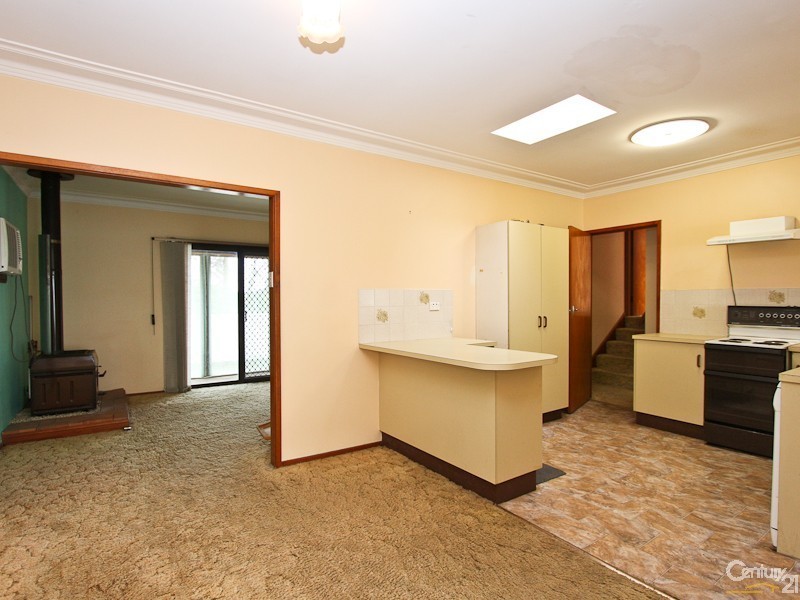 34 Robertson Road, Valentine NSW 2280
