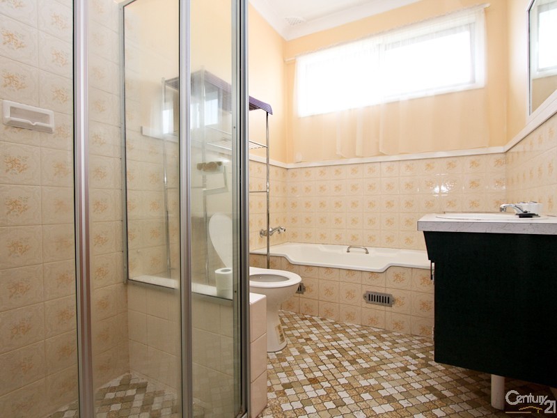 34 Robertson Road, Valentine NSW 2280