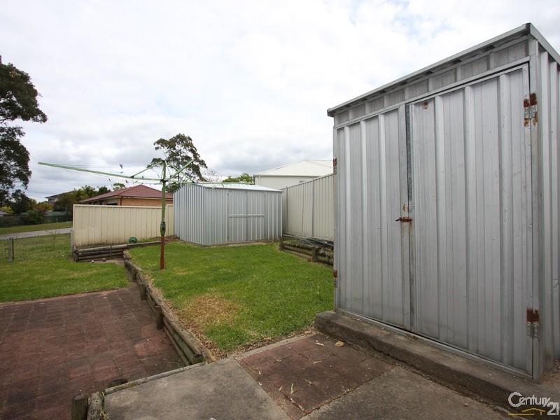 34 Robertson Road, Valentine NSW 2280