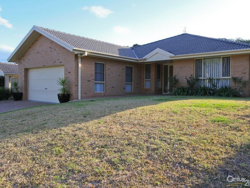 12 Seafarer Close, Belmont NSW 2280