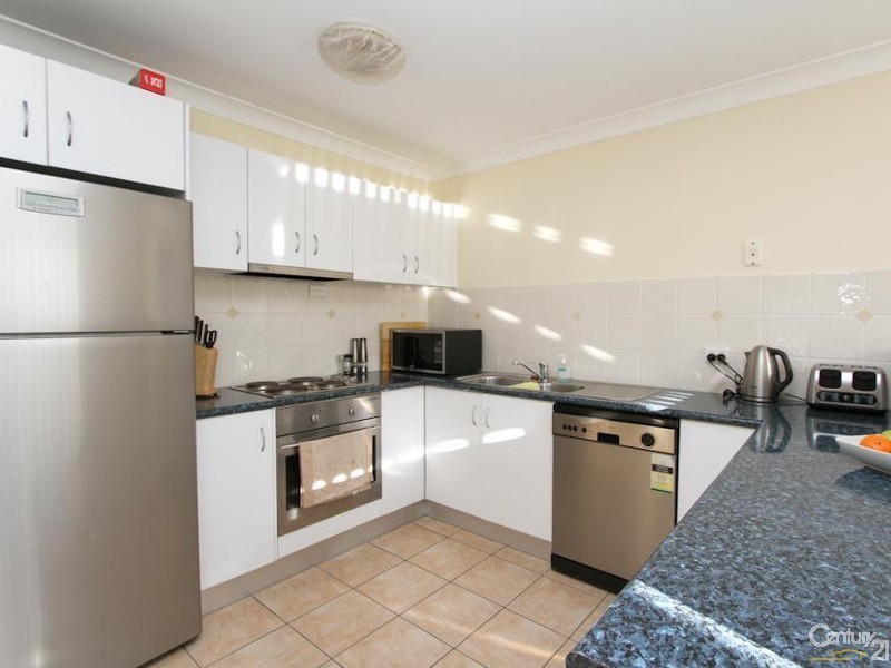12 Seafarer Close, Belmont NSW 2280