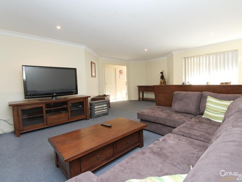 12 Seafarer Close, Belmont NSW 2280