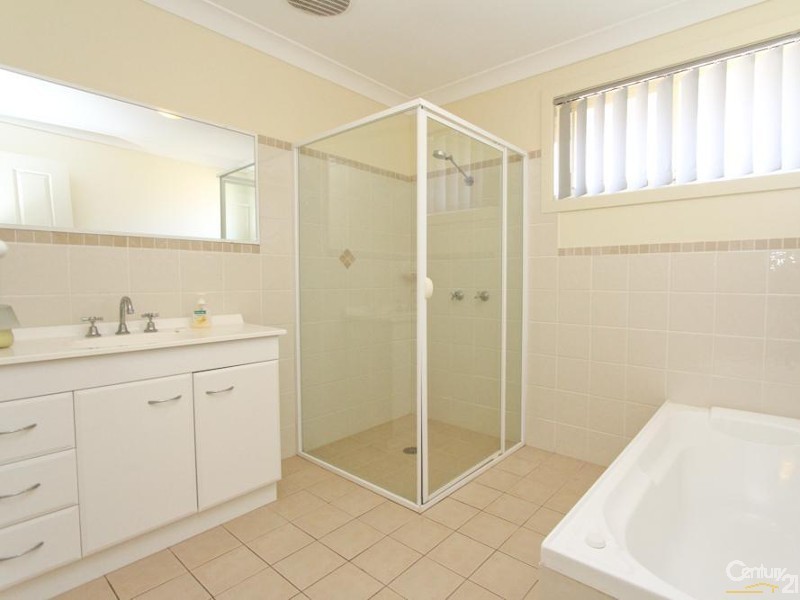 12 Seafarer Close, Belmont NSW 2280