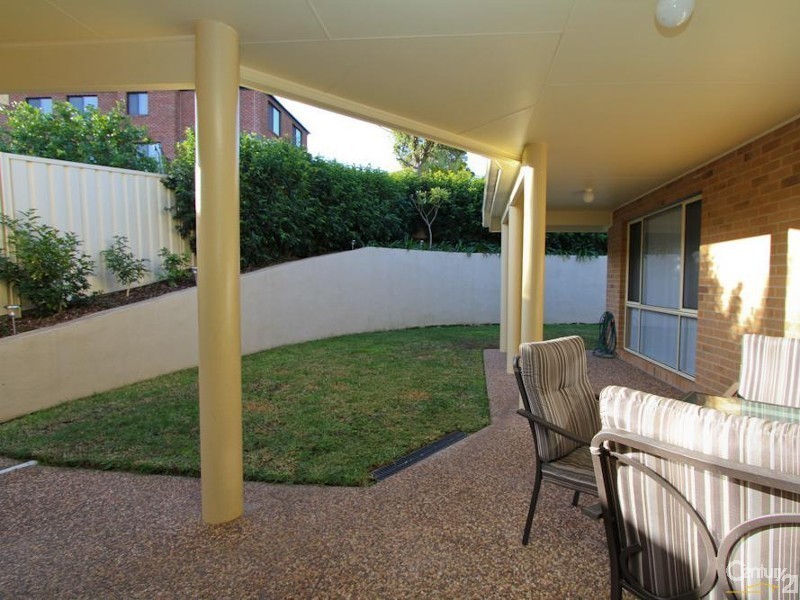 12 Seafarer Close, Belmont NSW 2280