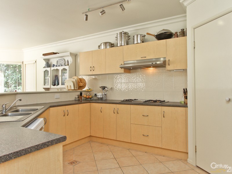 15 Seafarer Close, Belmont NSW 2280