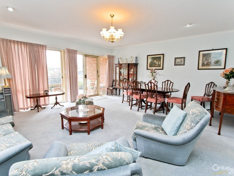 2/44 Allambee Place, Valentine NSW 2280