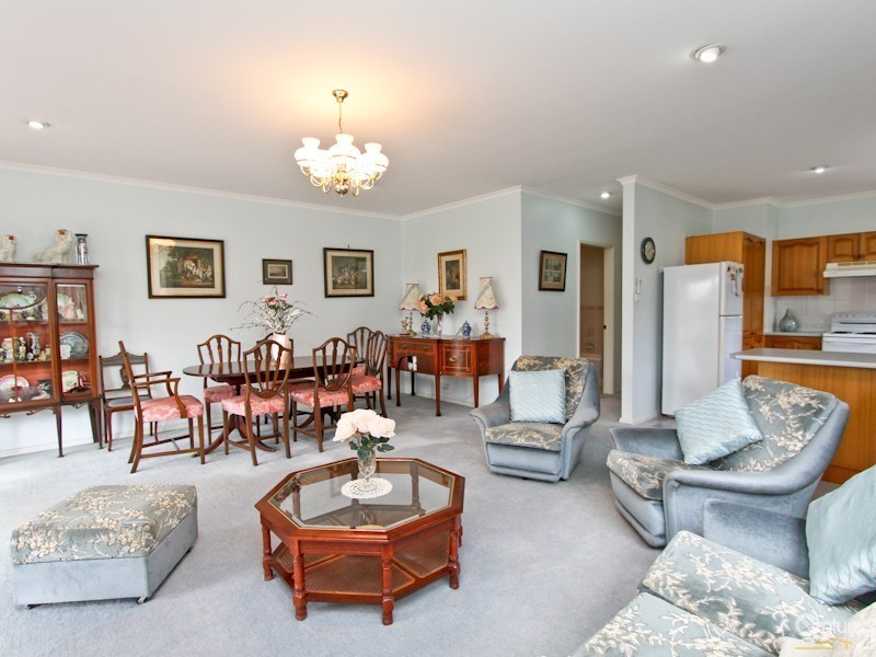 2/44 Allambee Place, Valentine NSW 2280