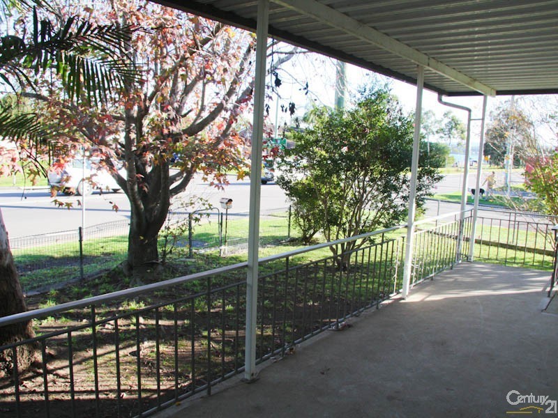 3 Warners Bay Road, Warners Bay NSW 2282