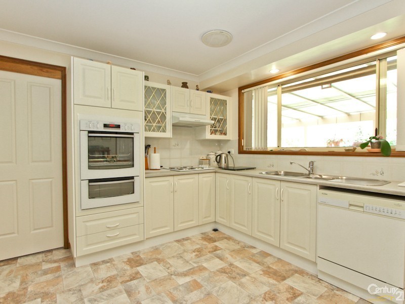 5 Camelot Close, Valentine NSW 2280