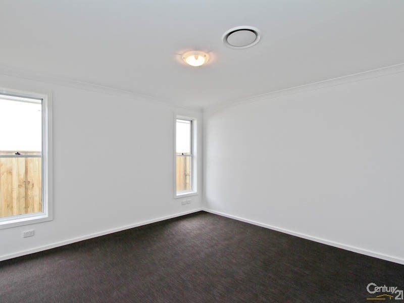 8 Seaside Circuit, Caves Beach NSW 2281
