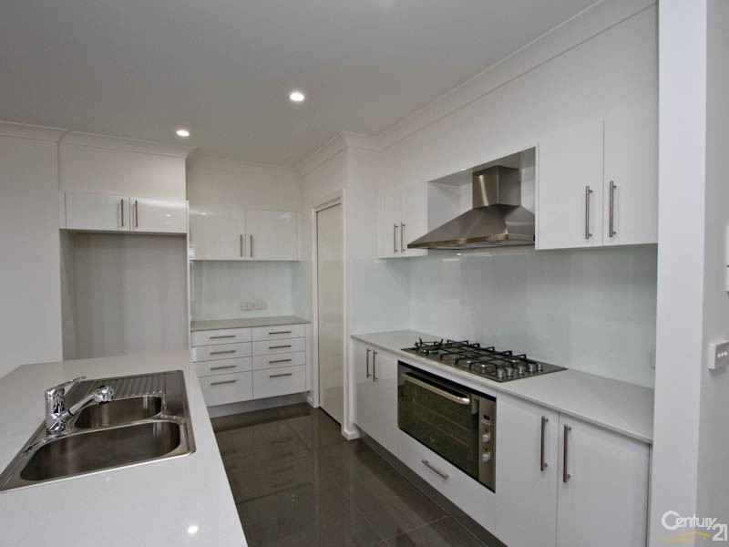 8 Seaside Circuit, Caves Beach NSW 2281