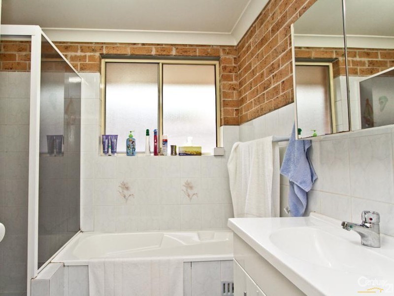 4/50 Charles Street, Warners Bay NSW 2282