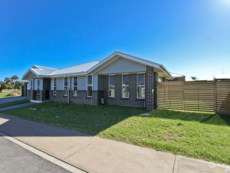 5 Village Grove, Caves Beach NSW 2281