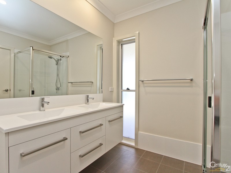 5 Village Grove, Caves Beach NSW 2281