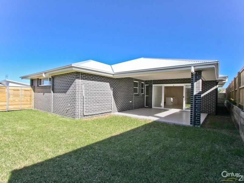 5 Village Grove, Caves Beach NSW 2281