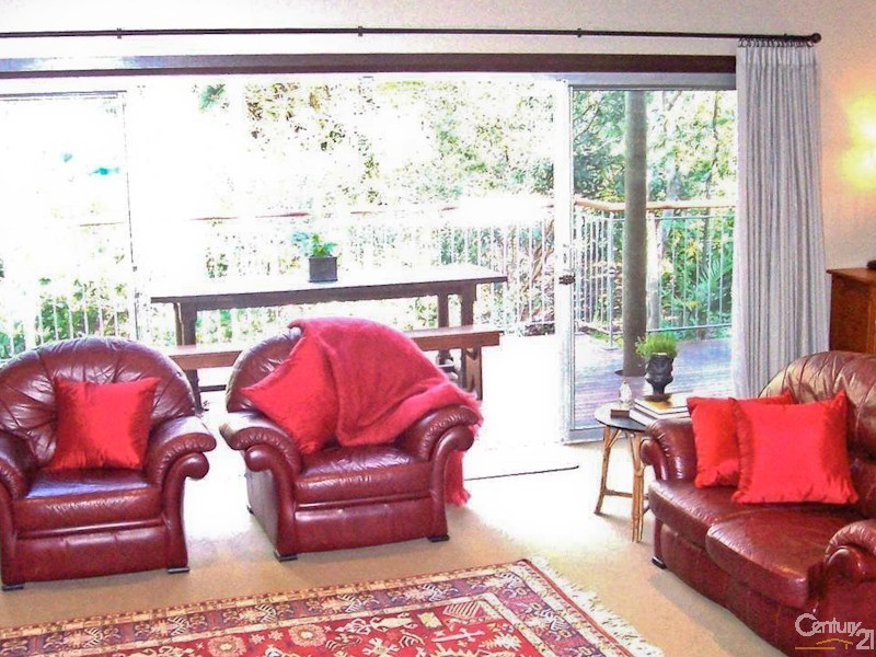 1 Lurnea Crescent, Valentine NSW 2280