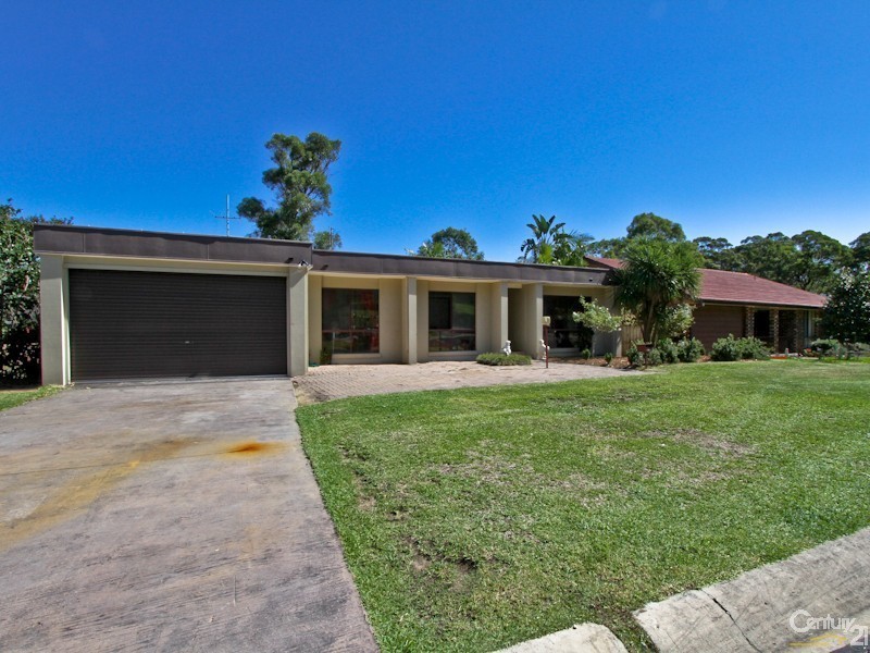 11 Lenaghan Crescent, Eleebana NSW 2282