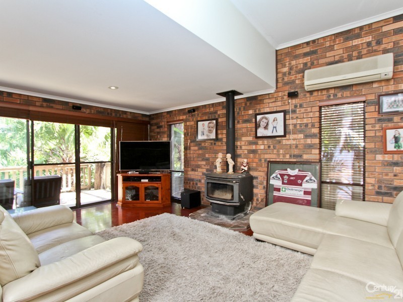 11 Lenaghan Crescent, Eleebana NSW 2282