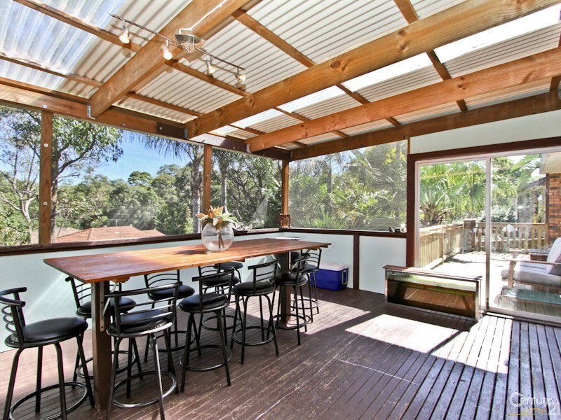 11 Lenaghan Crescent, Eleebana NSW 2282